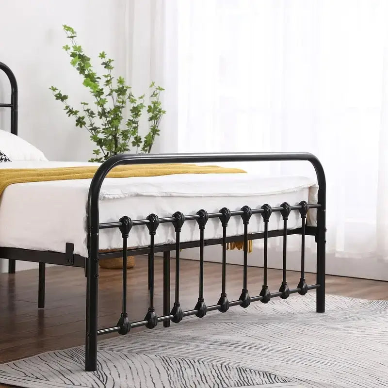 Single-Layer Iron Bed Frame with Shell Decoration Black