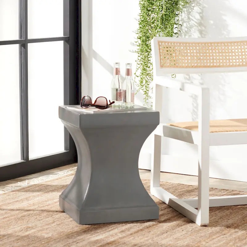 SAFAVIEH Selvaggia Concrete Indoor/ Outdoor Accent Table - 13.7x13.7x17.7 - 14Wx14Dx18H